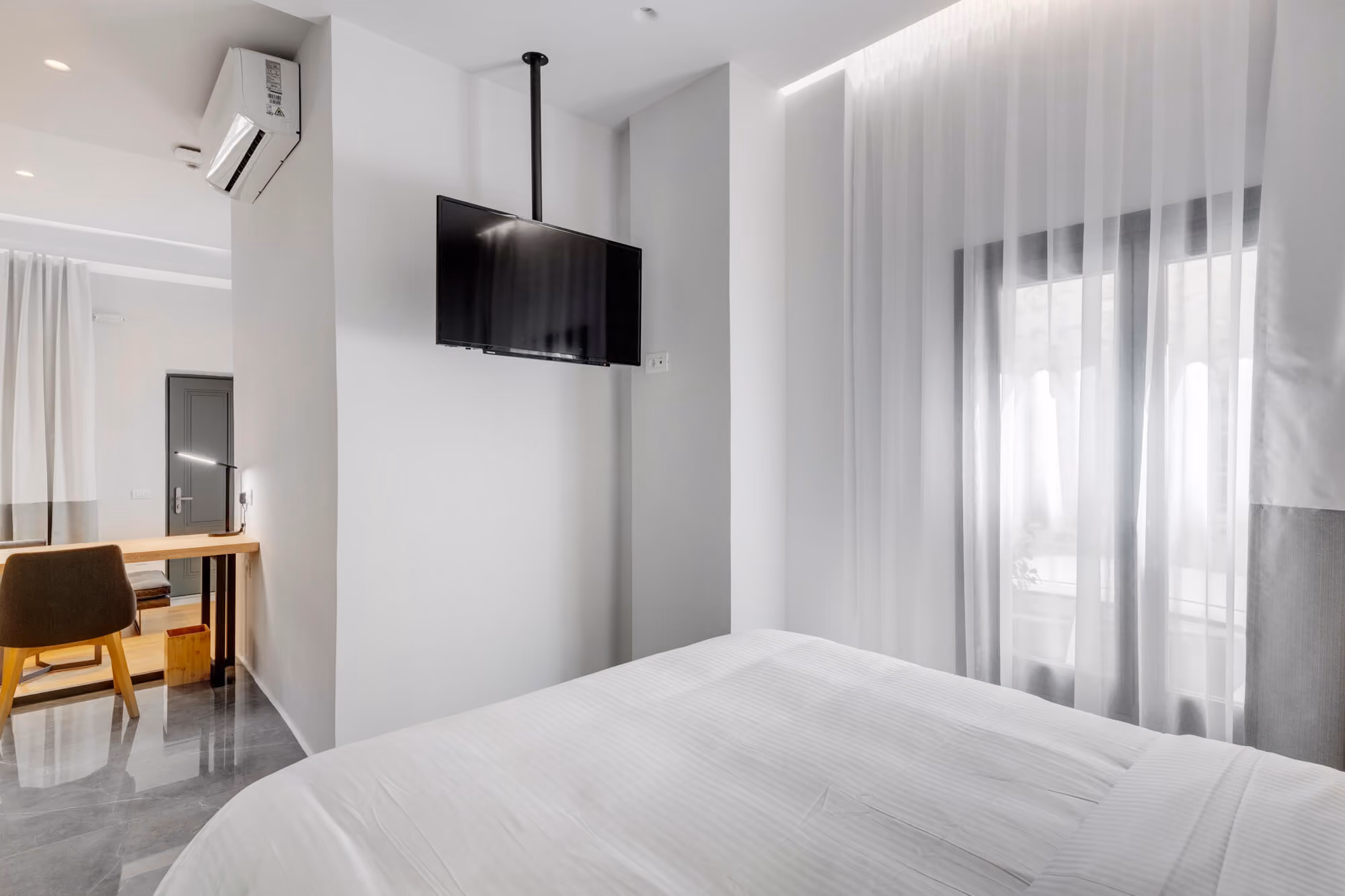 Suite bedroom